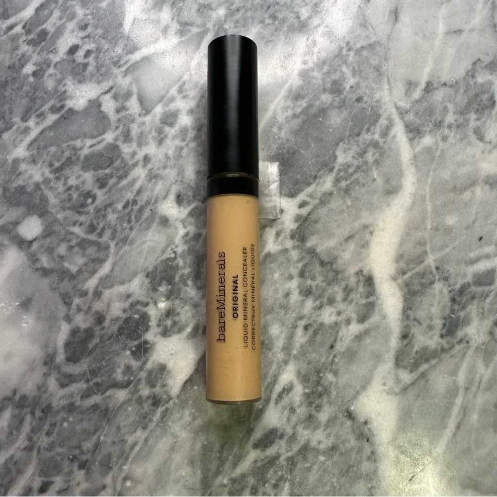 BareMinerals Liquid Mineral Concealer‎ Light